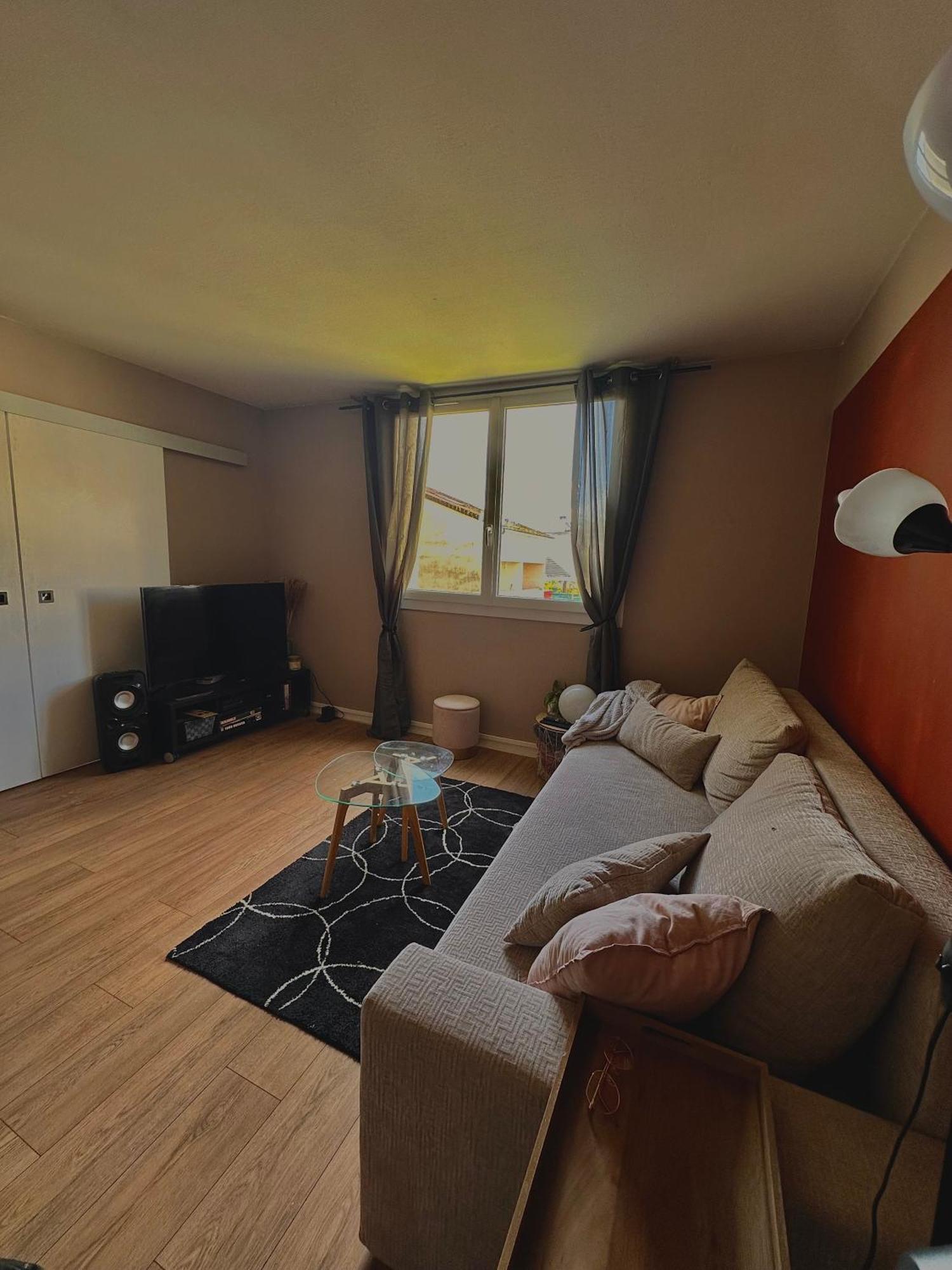 Appartement - Proche Circuit - 6 Pers *